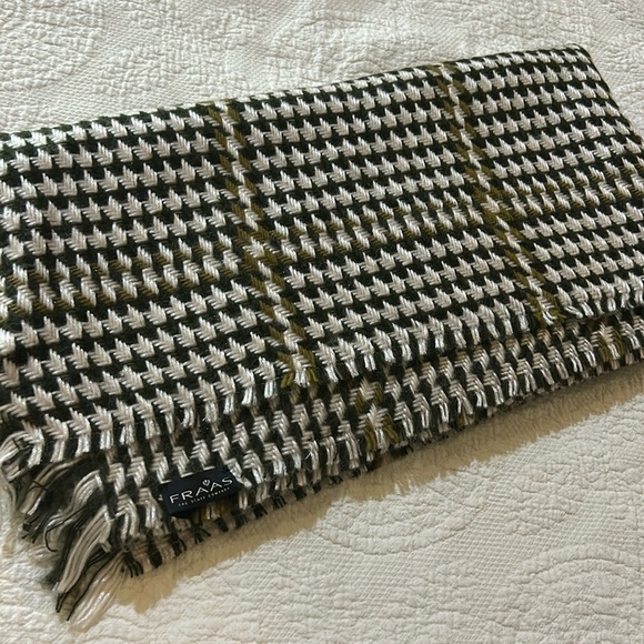 FRAAS The scarf Company knitted scarf. NEW - Picture 1 of 9